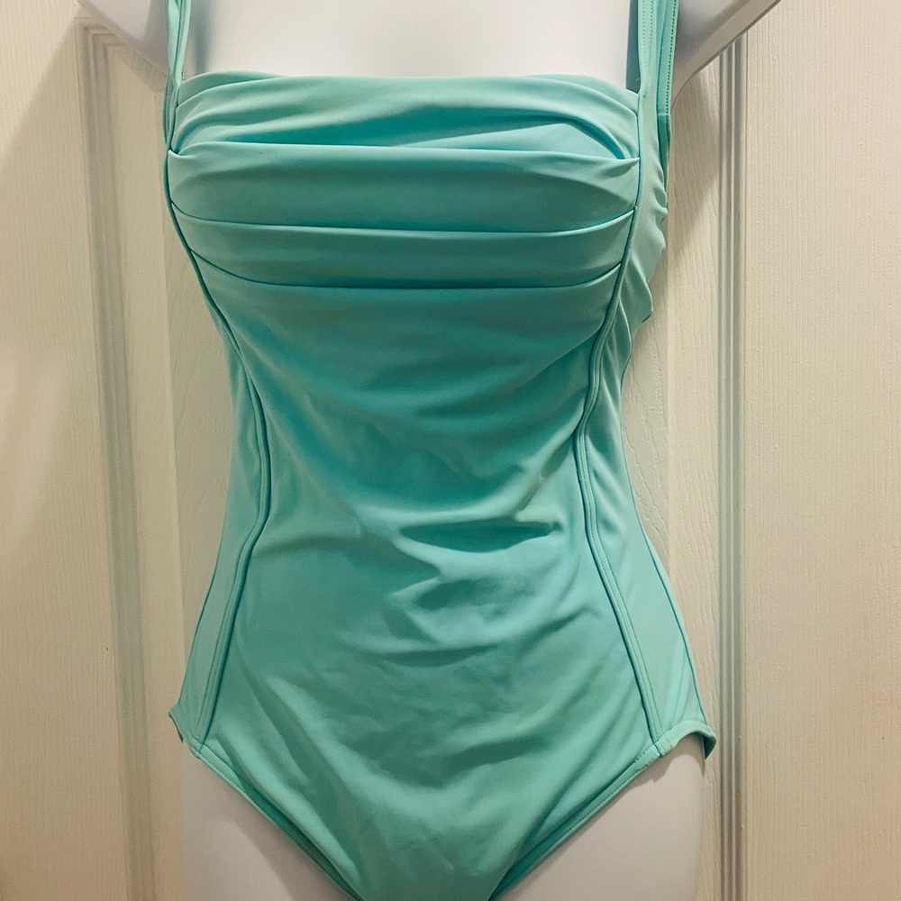 Calvin Klein Stunning and flattering ruched-top one piece sz 10